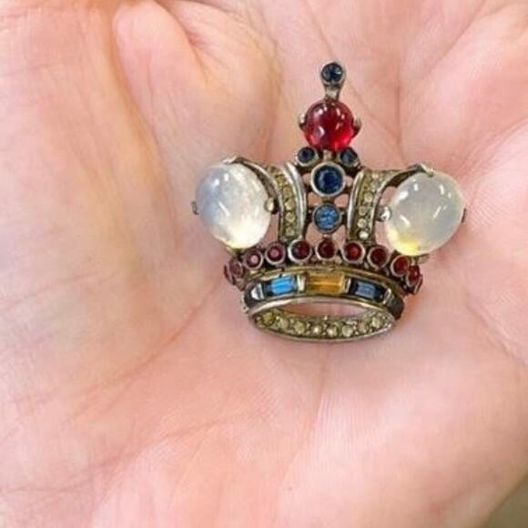 Vintage Trifari Crown Pin Brooch Jelly Belly Simulated Moonstone - Picture 4 of 8